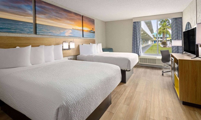 Fort Pierce Hotel | Days Inn by Wyndham Fort Pierce Midtown