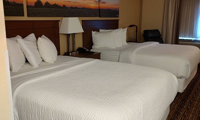 Fargo Hotel | Days Inn & Suites by Wyndham Fargo 19th Ave/Airport Dome