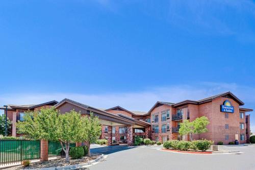 Page Hotel | Days Inn & Suites by Wyndham Page Lake Powell