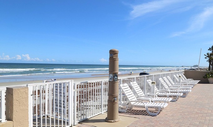 East Daytona Hotel | Daytona Beach Club Studios