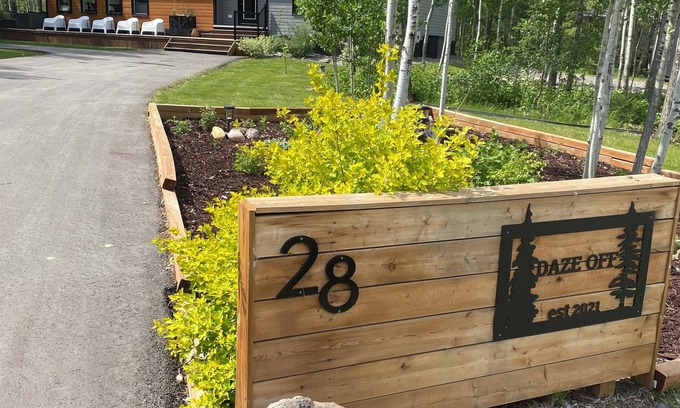 Westerose Cabina | Daze Off - Modern Cabin at Pigeon Lake (Pet Friendly)