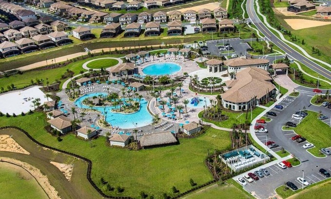 Davenport Villa | Dazzling 8BR Villa w Pool/ Spa Near Disney