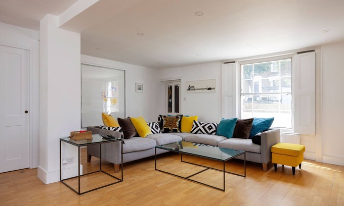 De Beauvoir Casa | De Beauvoir Charm, by Veeve