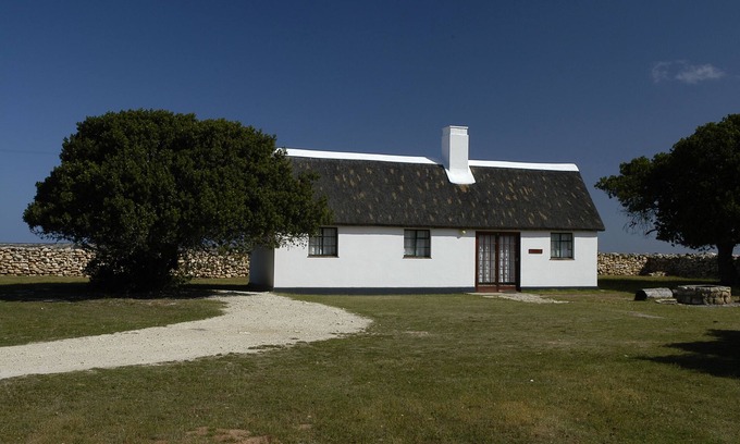 Bredasdorp Cabaña | De Hoop Equipped Cottages