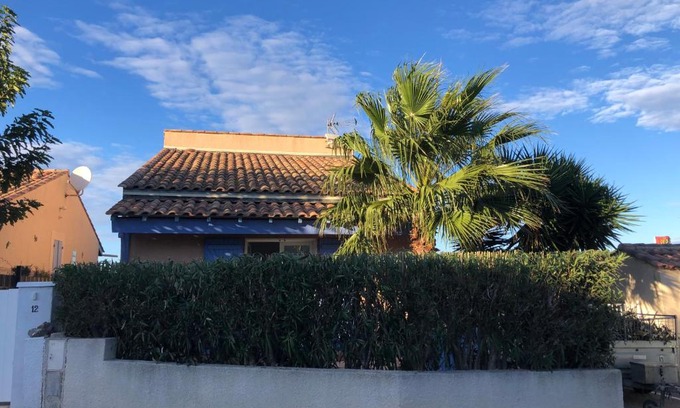 Saint-Pierre-la-Mer Casa | De la Clape à la mer mon petit pavillon labellisé - f2- piscine commune - wifi gratuit- parking privé - arrivee autonome - 800 m plage - grande terrasse abritée vent -
