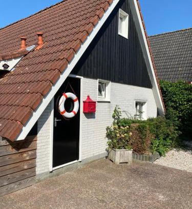Anjum Casa | De Lauwersmeer Vogel mit eingezäuntem Garten