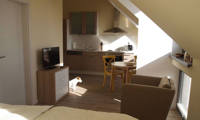 Munchehofe Apartamento | Apartment with a landscaped garden