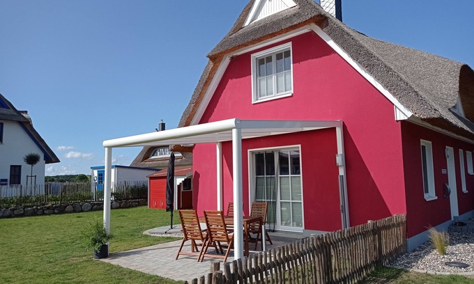 Zierow Casa | Holiday home with sauna and a covered terrace