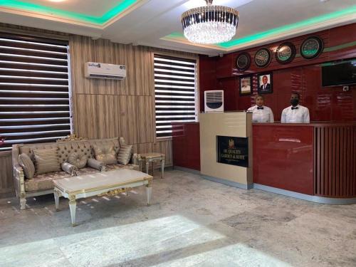 Alimosho Hotel | De Quality Garden and Suites