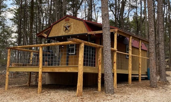 Eminence Cabina | Deadwood Acres cabin #2