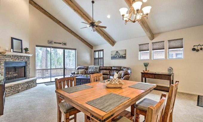 Pinetop Casa | Deck and Gas Grill Spacious Pinetop Cabin