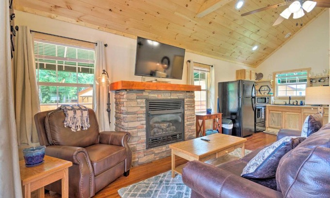 Cherokee Casa | Deck and Hot Tub Bryson City Riverfront Cabin!