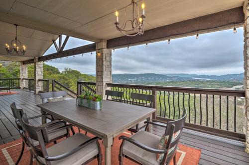 Leander Casa | Deck and Lake Travis Views Hill Country Hideaway!