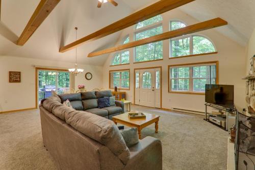 Pocono Lake Casa | Deck and Resort Amenities Arrowhead Lake Home!