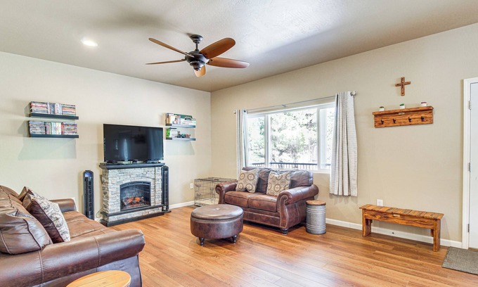 Clay Springs Cabina | Deck & ATV Trail Access: Quiet Cabin in Show Low