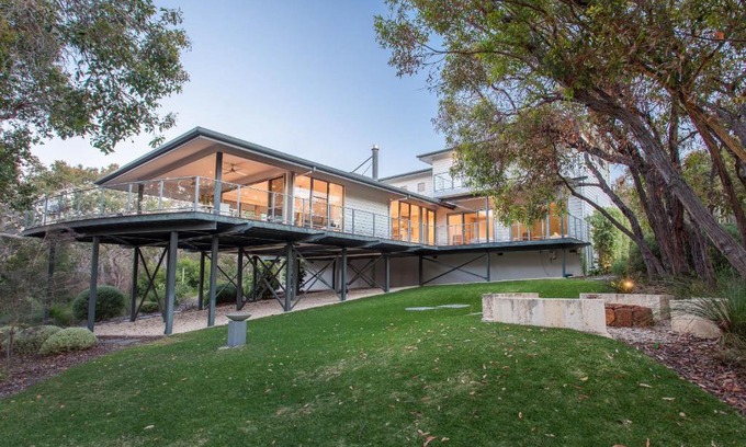 Eagle Bay Casa | Deck House I Private Properties