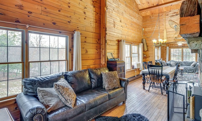 Athens Cabina | Deck, Lake Access: Family-Friendly Cabin in Athens