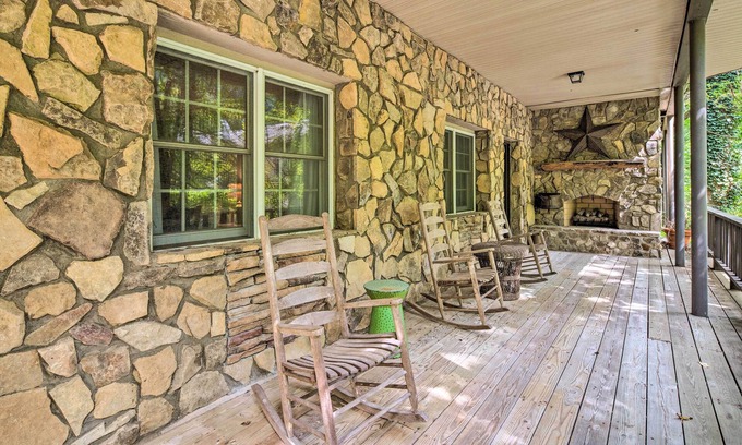Chimney Rock Cabaña | Deck w/ Fireplace: Pet-friendly Lake Lure Retreat