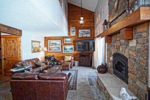 Steamboat Springs Casa | Deck with Views, Gas Grill, Renovated Luxurious Townhome on Burgess Creek