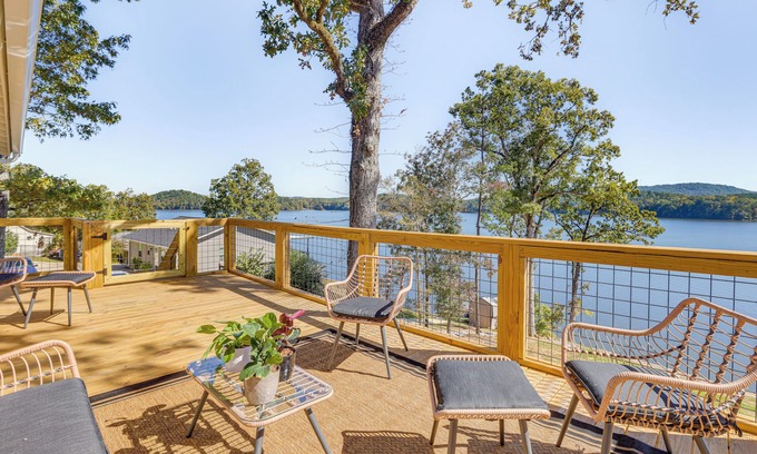 Shelby Casa | Decks & Boat Dock: 'The View on Lay Lake!'