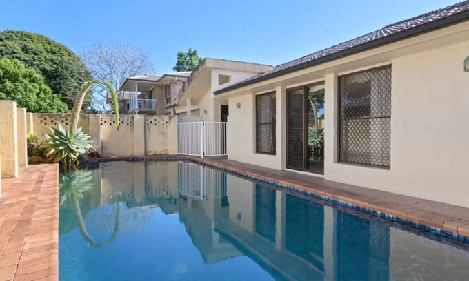 Robertson Casa | Decorated with love! 4BD Family House w/ Pool