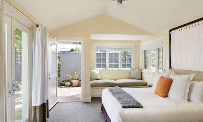 Napa Casa | Decorative 3 BR Home w/ Free WiFi, Pool Access, Parking & Grill Access
