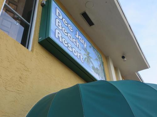 Lauderdale-by-the-Sea Hotel | Dee Jay Beach Resort