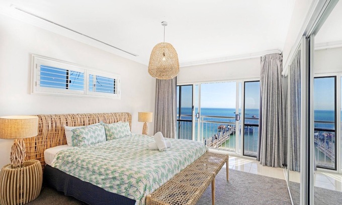 Brisbane Waterfront Casa | Deep Blue 14 Apartment - Halekai Moreton island