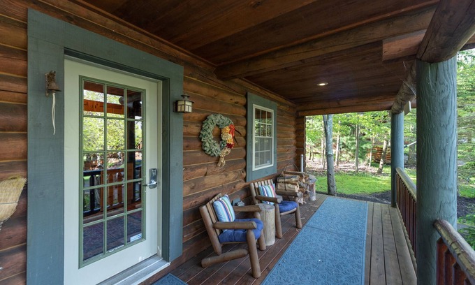 Thayerville Cabina | Tree Haus- Lake Area Home en una encantadora comunidad de cabañas