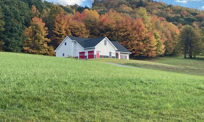 McHenry Casa | Deep Creek Retreat! Hot tub, 85"TV, Grill, all one level. Amazing view!