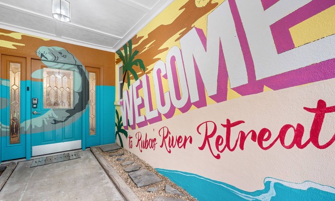 Crystal River Casa | Deep-Water Retreat: Dock/Kayaks/Pool & Dogs Welcomed