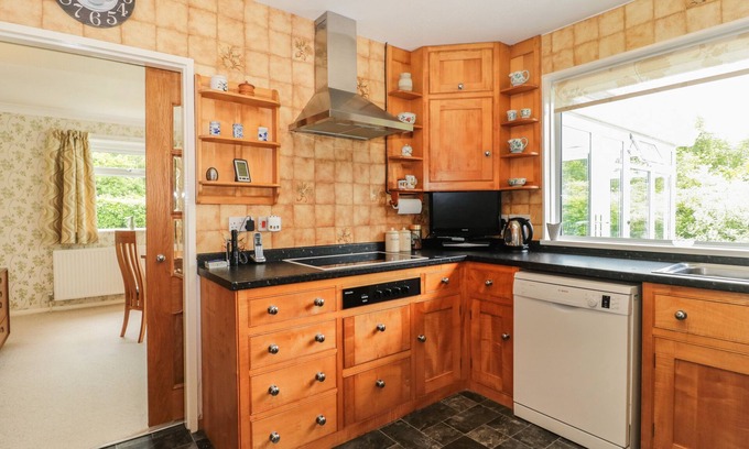 Plush Cabaña | DEEPDENE, family friendly, with pool in Plush