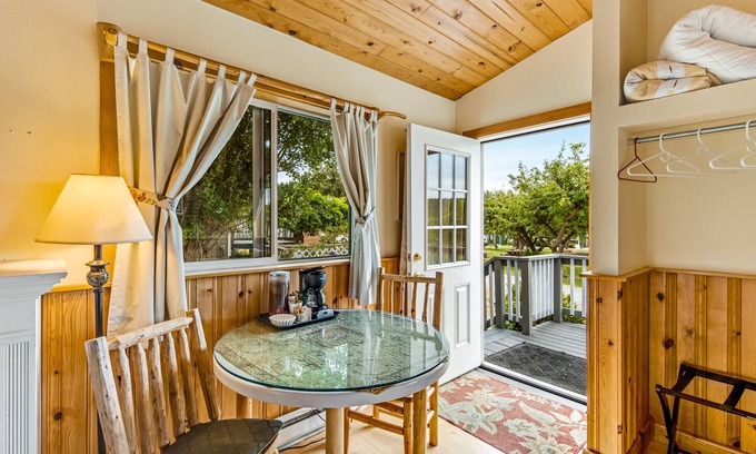 Deer Harbor Hotel | Deer Harbor Inn