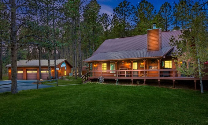 Rapid City Cabina | Deer Meadow Lodge ~ Ubicado en 3 acres en el corazón de Black Hills
