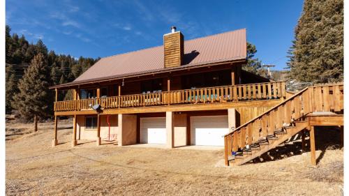 Red River Casa | Deer Mountain Lodge - Hot Tub - WiFi - Washer - Dryer - Fireplace