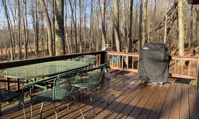 Terra Alta Cabina | Deer Ridge-watch the deer while relaxing in nature!