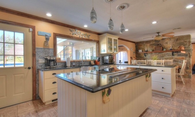 Kresgeville Casa | Deer Run Retreat W/Indoor Pool & Hot Tub