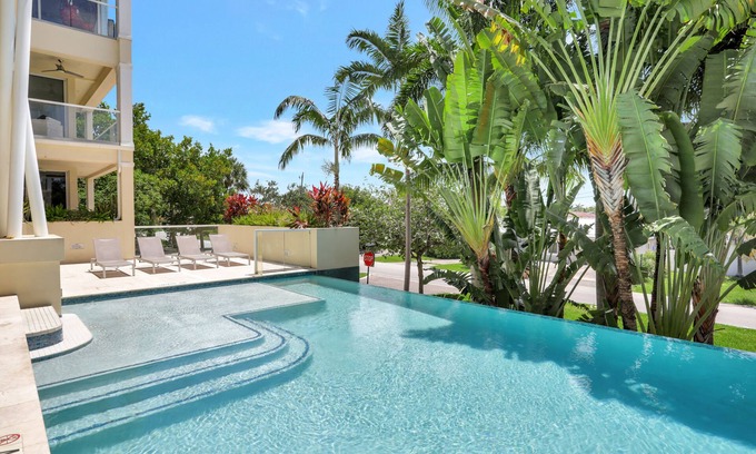 Deerfield Beach Condominio | Deerfield Condo Suites by Opus
