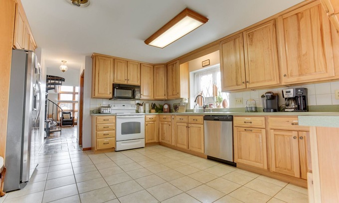 Biglerville Casa | Deerfield Retreat | Pool Table, Fireplace + Play-Set!