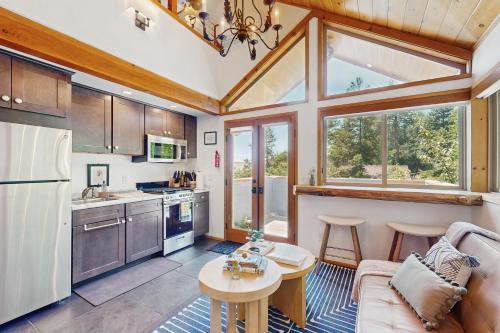 Idyllwild Hotel | Deerhaven Lodge B