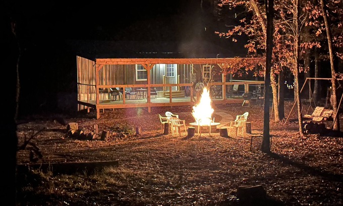 Amity Cabina | Degray Lake Cabin with kayaks available upon request