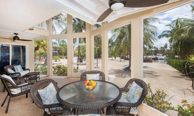 Rum Point Casa | Deja Blu IH #4 by Grand Cayman Villas & Condos