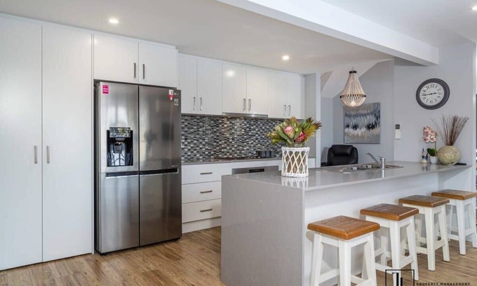 Tomakin Casa | Deja Blue - Complete River Front