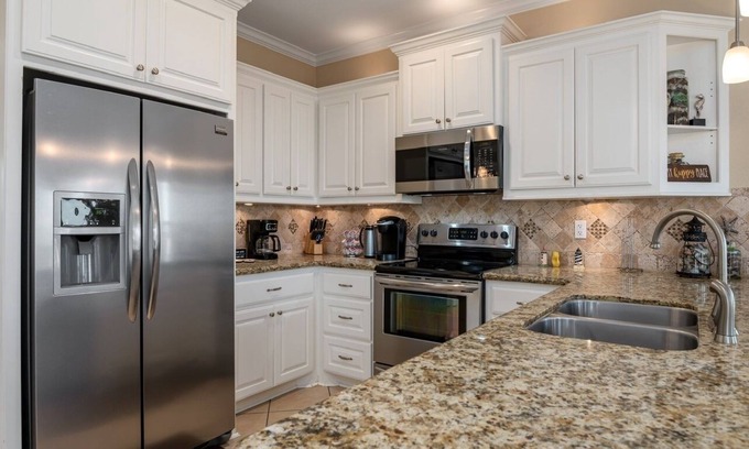 Crystal Beach Casa | Deja View 3 Bedroom Home