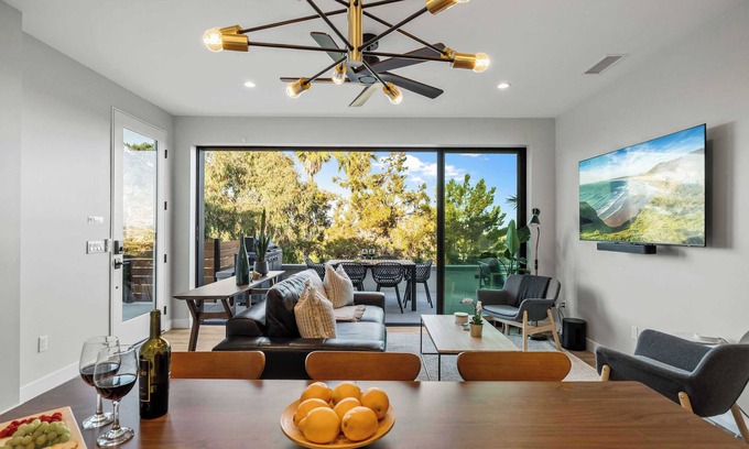 Del Mar Heights Apartamento | Del Mar Retreat - Laundry, BBQ, Firepit, AC, Patio