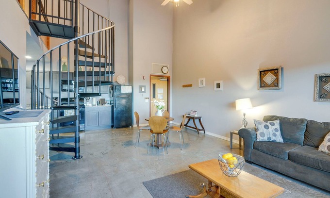 Del Norte Apartamento | Del Norte Apartment w/ Loft: Walk to Downtown!