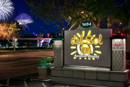 Anaheim Resort Hotel | Del Sol Inn Anaheim