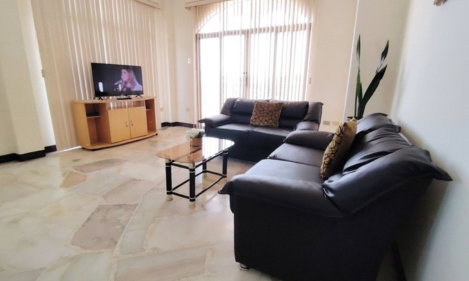 Barrio Garzota Apartamento | Del Sol Suites & Apartments