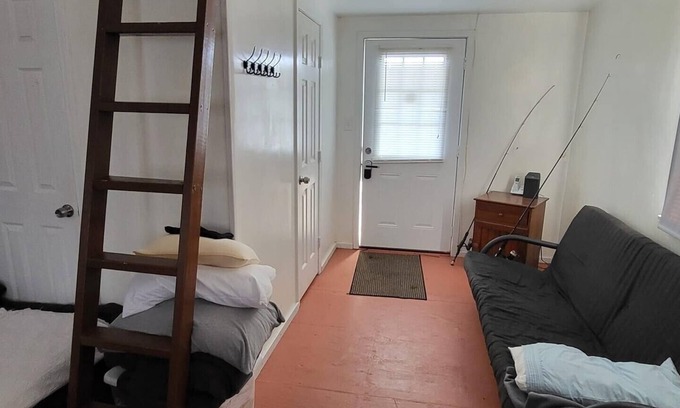 Braithwaite Cabina | Delacriox Camping and Fishing Lodge. Quiet & Cozy