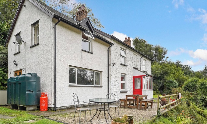 Glandyfi Casa | DELFRYN, GOGINAN, pet friendly, with a garden in Aberystwyth